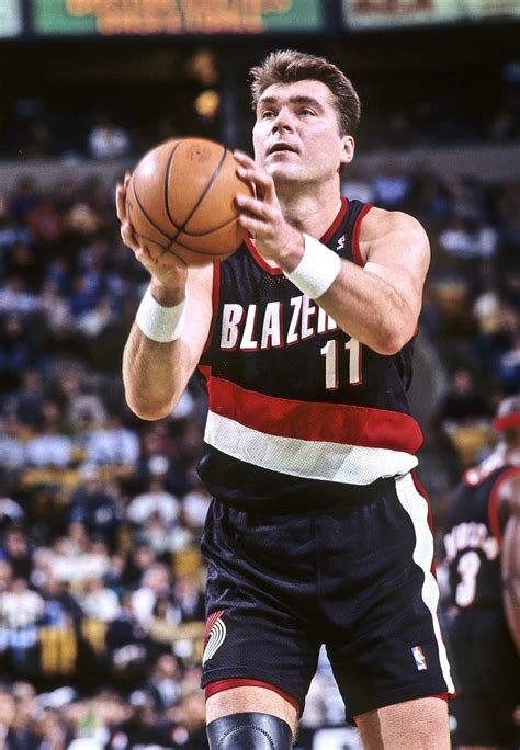 Apr 14, 2023 · Sabonis, who is listed at 7-foot-1 and is the son of NBA Hall of Famer Arvydas Sabonis, had a breakout season in his second with the Kings, helping propel the team back to the playoffs for the ... 